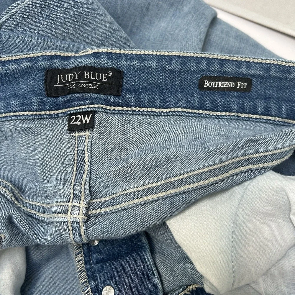 Judy Blue Mid-Rise Boyfriend Fit Button Fly Denim Jeans Size‎ 22W Style #82238